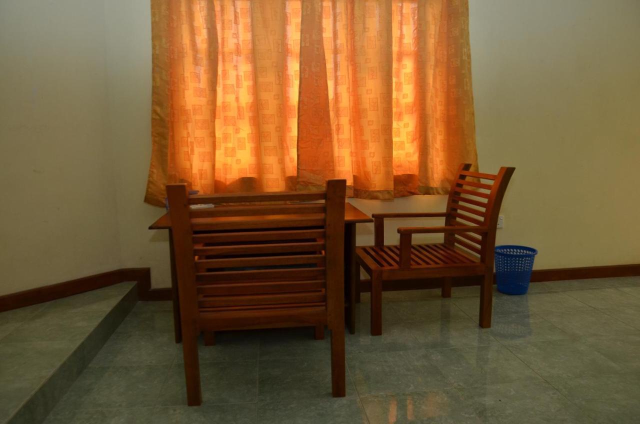 Hotel Mandakini バタラムラ エクステリア 写真