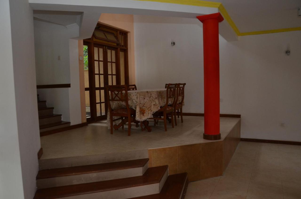Hotel Mandakini バタラムラ エクステリア 写真