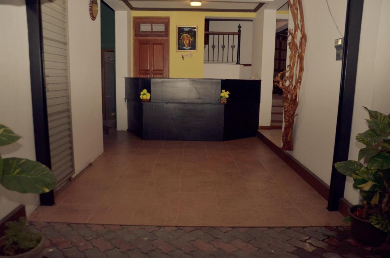 Hotel Mandakini バタラムラ エクステリア 写真