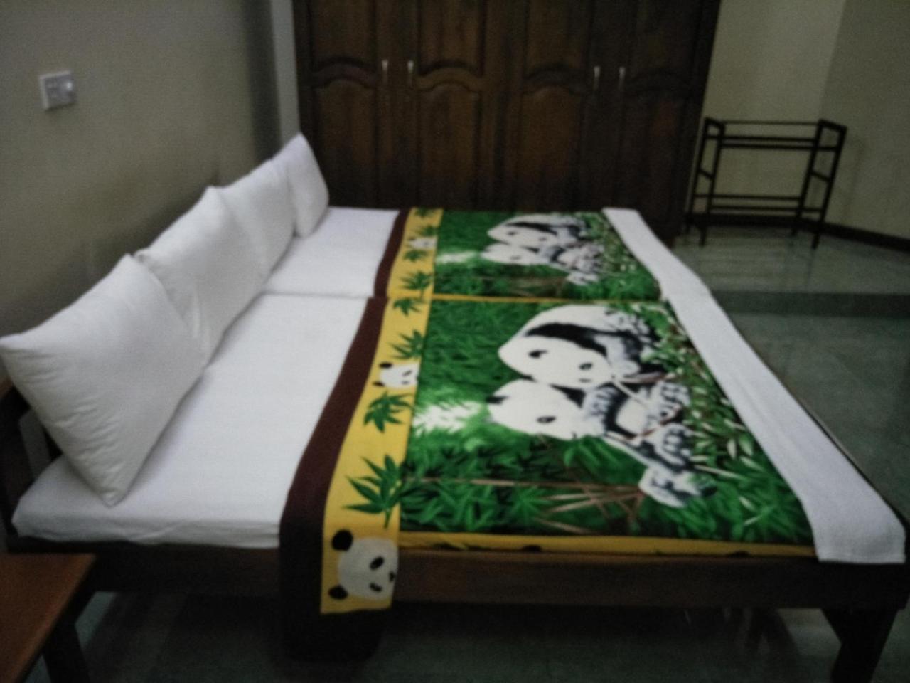 Hotel Mandakini バタラムラ エクステリア 写真